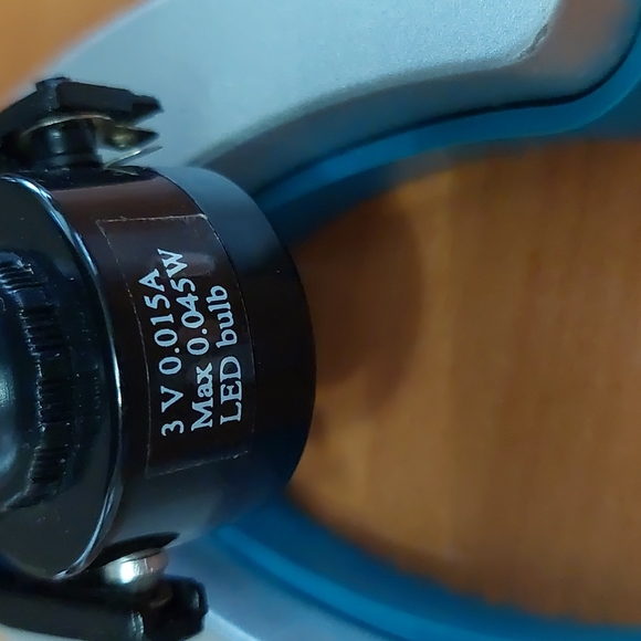 Kids Light up microscope with one slide. Light works. Made of metal! Like new! - Picture 7 of 9